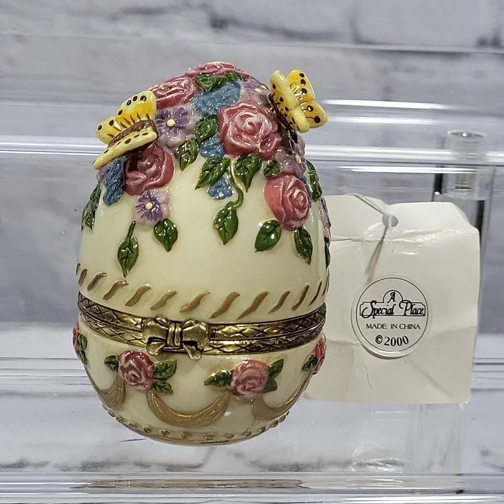 A Special Place Vintage Trinket Box Egg-Shaped Easter Floral‎ Butterflies 2000